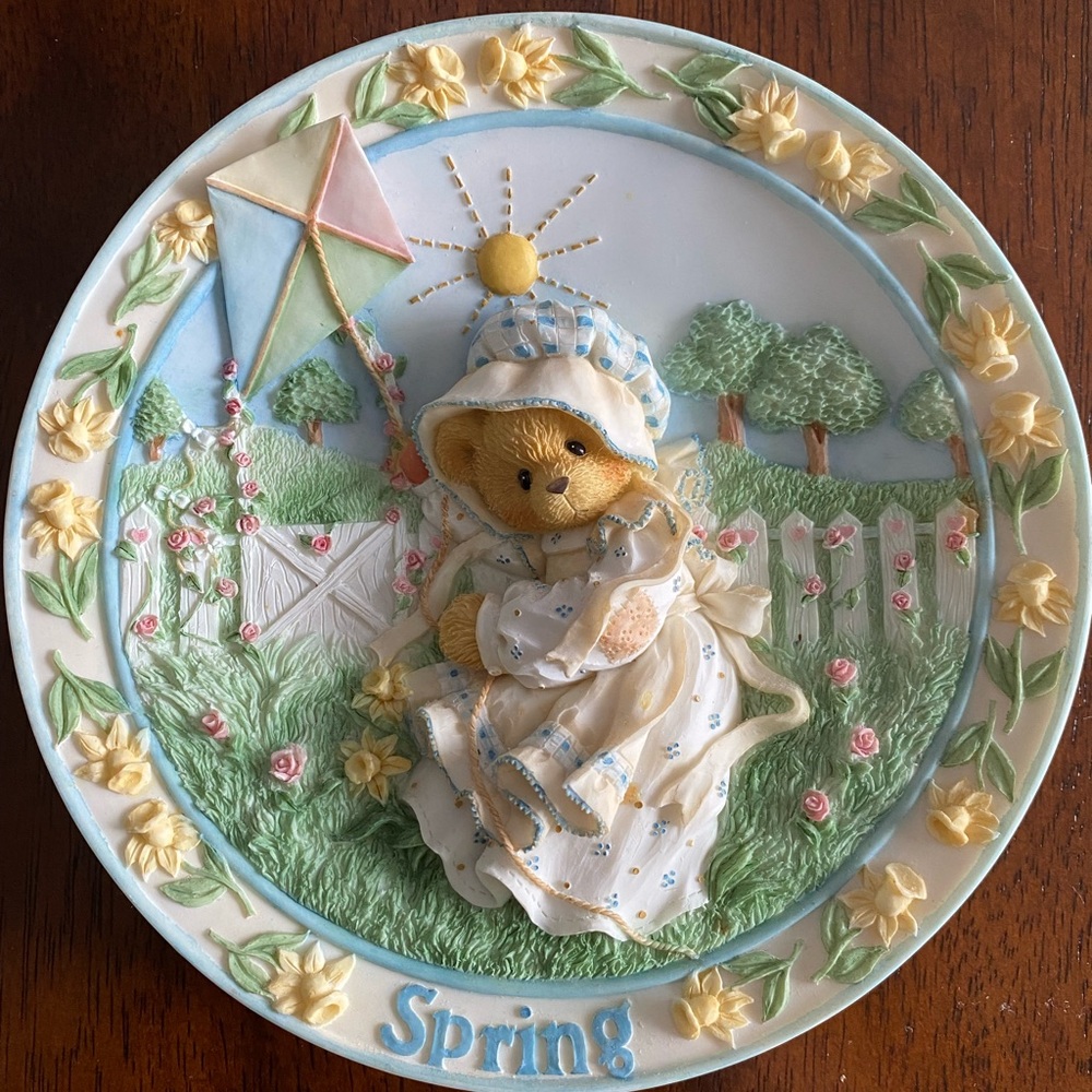 cherished teddies plate “ spring brings a season of beauty” issued in 1996